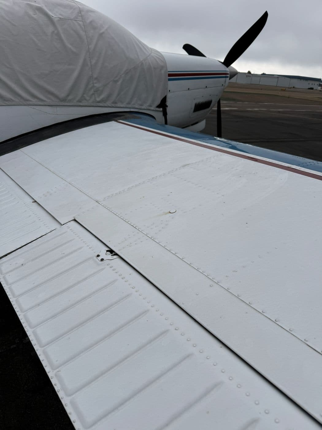 Dirty wing and cowl before the detail