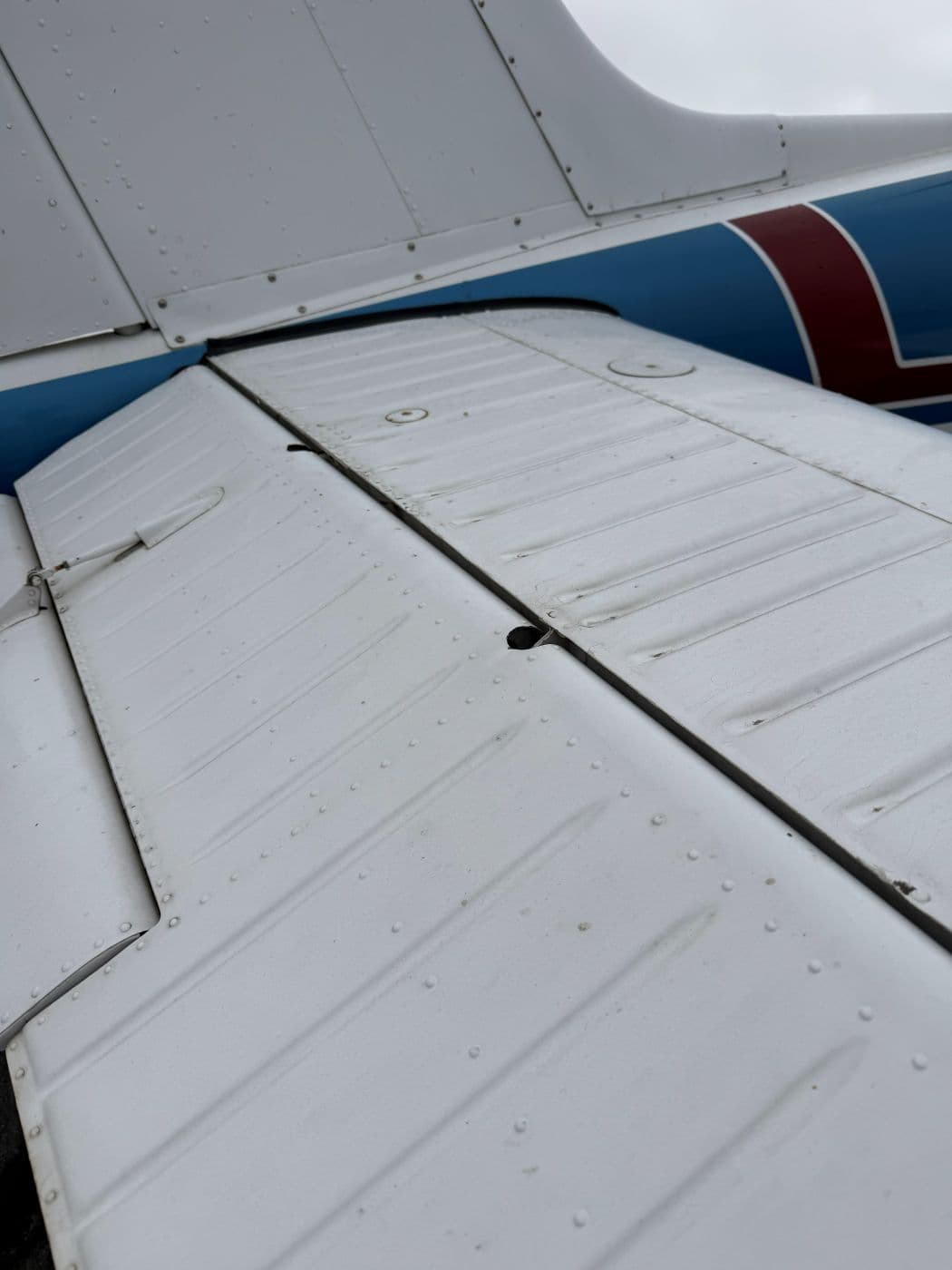 Stains on the wing root and fuselage